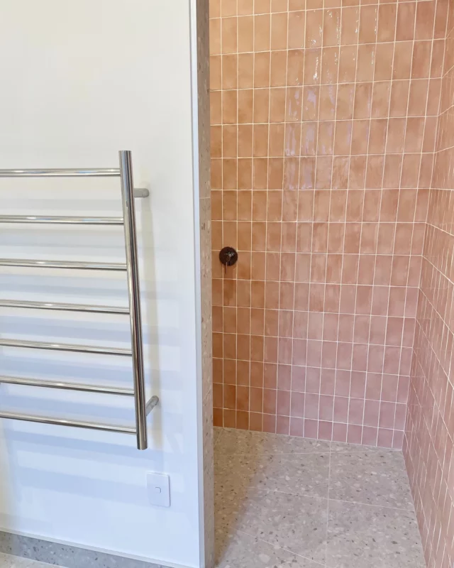 💗 Starting the week pretty in pink with Manacor Blush 💗

Soft, warm and full of charm — this tile brings handcrafted character and modern ease together in a beautiful blush-tone. 

🌿 The edges and surface are designed to mimic a handmade look, while staying easy to clean, install and live with.
🎨 The glaze has gorgeous movement — making it perfect for feature walls, splashbacks, bathrooms and beyond.

www.tilemax.co.nz
#ManacorBlush #PrettyInPink #tilemaxnz #nzownedandoperated #getthelook